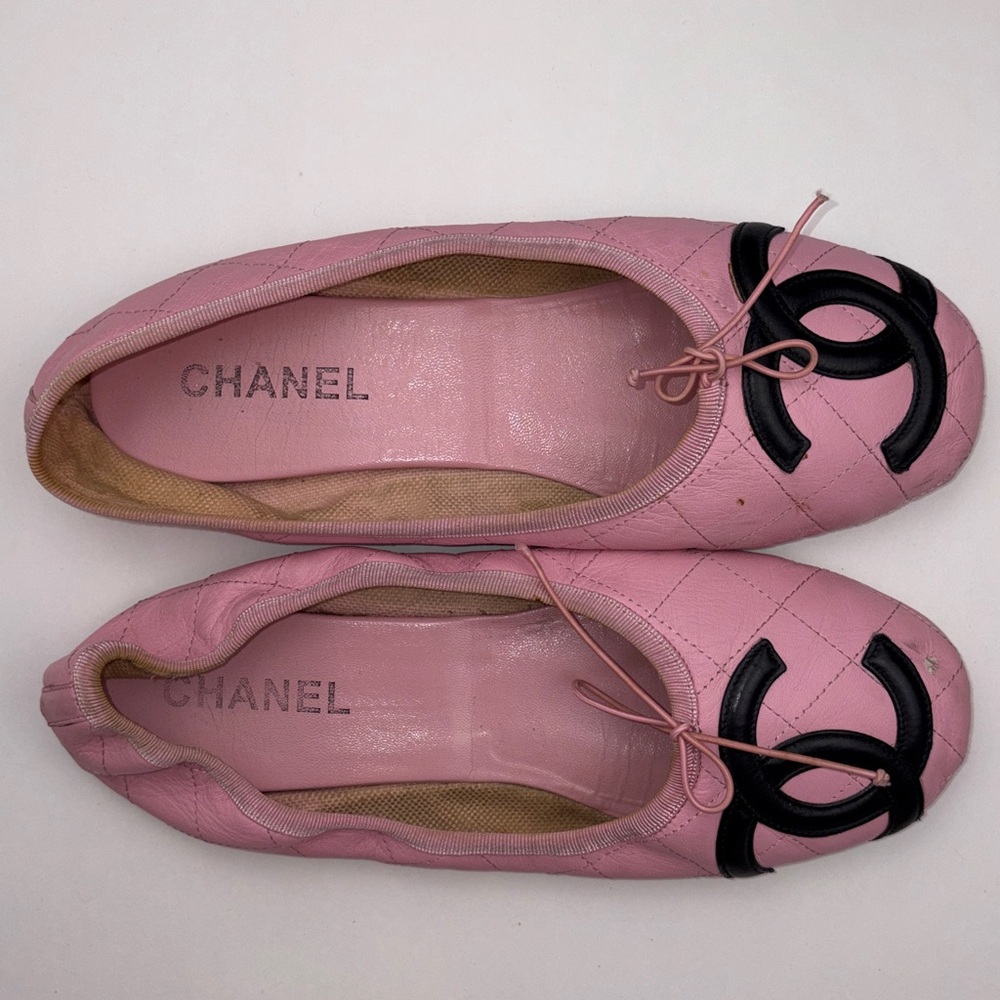 Vintage Authentic Chanel Cambon Ballet Flats~ in Pink/Black Quilted Leather - Picture 5 of 16